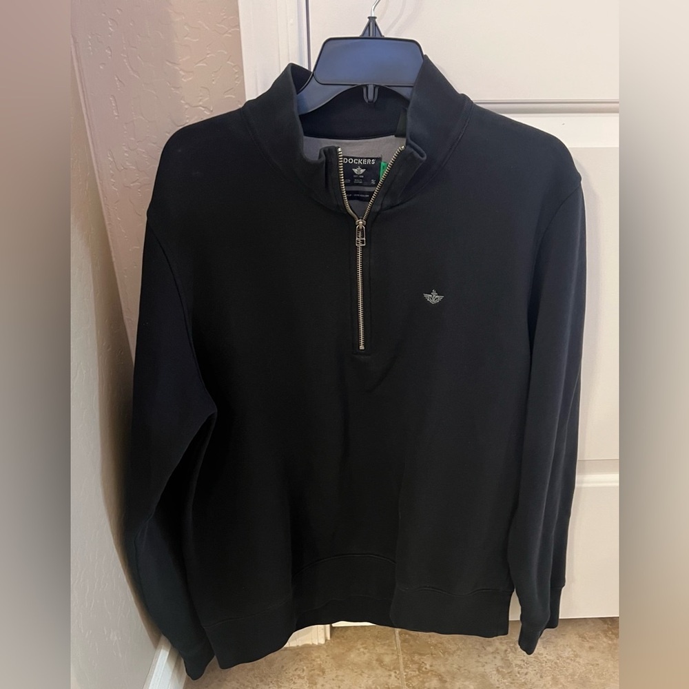 Dockers top